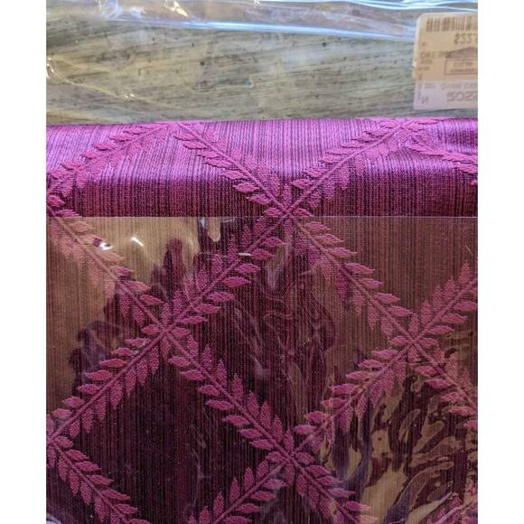 NEW Gorgeous Deep Red Lenox Luxury Diamond Pattern Tablecloth 70x86 - Picture 2 of 5